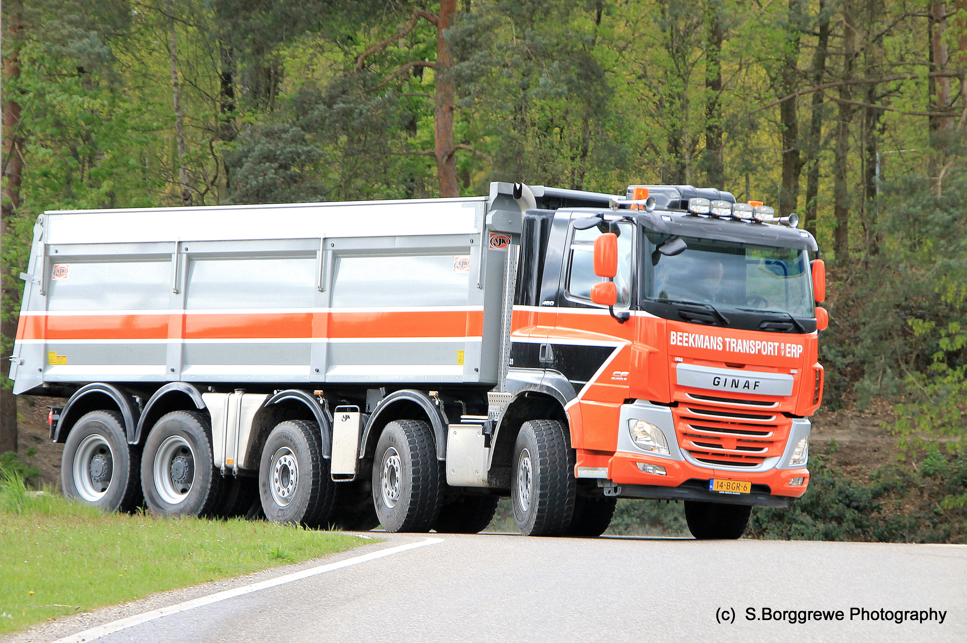 Uitbreiding wagenpark met GINAF 10x4